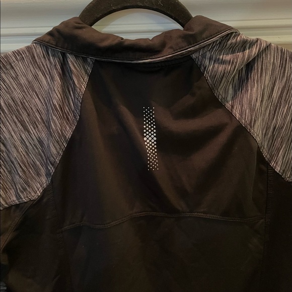 Running jacket - Picture 4 of 4